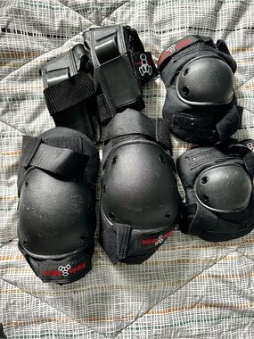 Triple Eight Women's Black Protective Knee and Elbow Pad Set